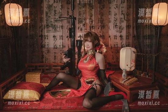 懒惰和可爱在线并存：瓜希酱的棉袜写真，生活就是这么单纯又复杂