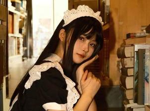 我可不想错过白莉爱吃巧克力的美脚魅力：这组作品，快点下载！