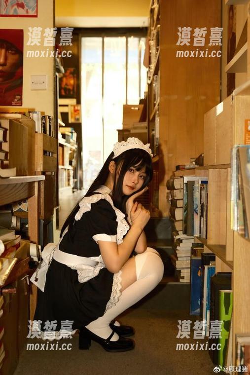 白莉爱吃巧克力 我可不想错过白莉爱吃巧克力的美脚魅力:这组作品,快点下载!