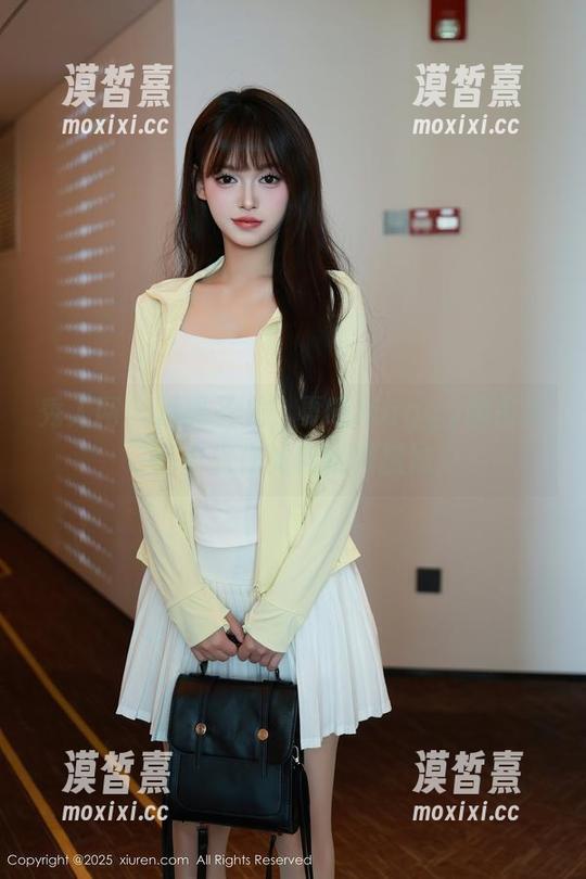 秀人网 - 远离圣光，夏晓Maggy用吊带写真教你如何优雅撩妹