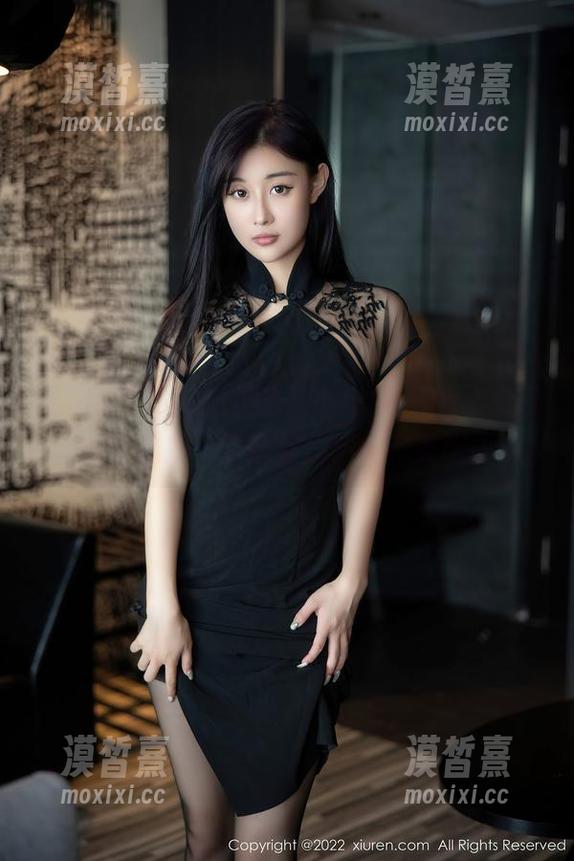 秀人网 - 体操服下的星小兔Meetu，分享她的作品集，动感与优雅的完美碰撞！