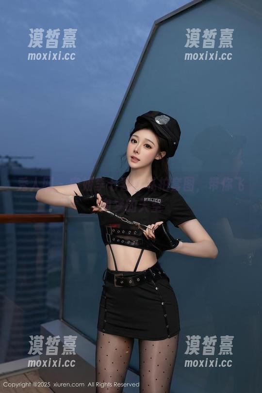 秀人网 - 空姐李七喜：私拍套图，带你飞向梦的天空
