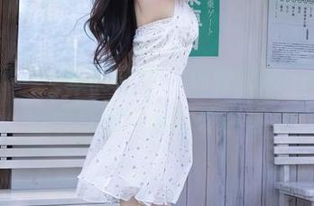 秀人网 - 女孩的心事，玛鲁娜Manuela的写真图包偷偷说出答案