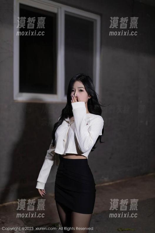秀人网-金小依 秀人网 - 从金小依的私房美图看灰丝,原来风情就是这么简单!