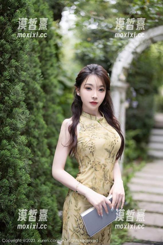 秀人网-雯大王susie 秀人网 - 感受一下,雯大王susie的长腿套图分享,一定是你心目中的“MVP”!