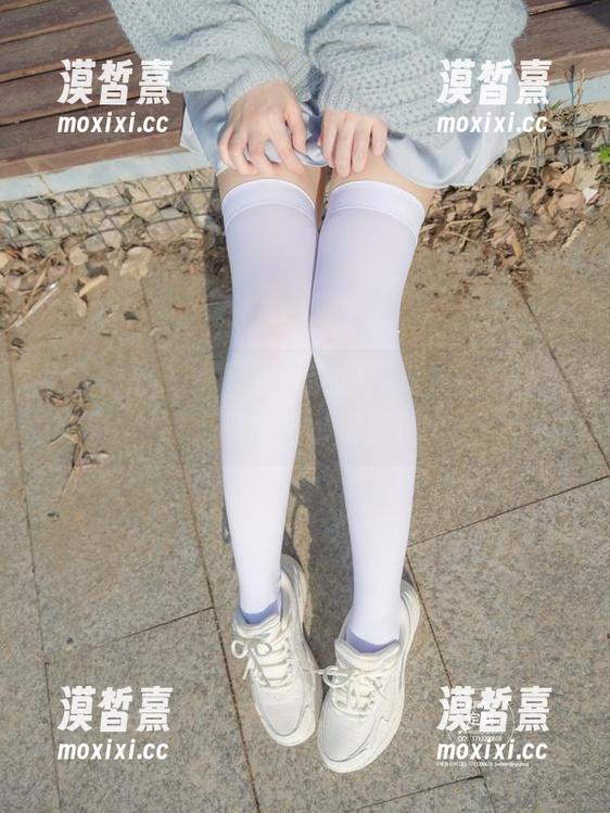紧急企划 - 不穿圣光？没问题，樱樱樱可的比基尼作品尽显魅力