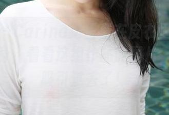美媛馆 - Carina绮里嘉在皮衣里真是时尚的化身，看看这组作品的图片，我快被吸引过去了！