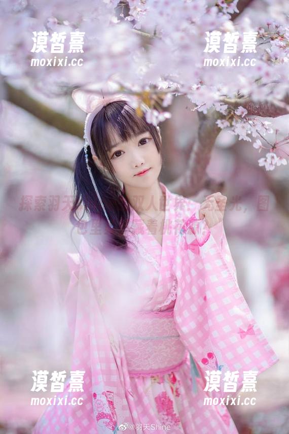 探索羽天shine的双人世界：无圣光，图包里竟然藏着桃花源？