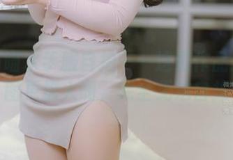 荒井喵喵水手服自拍——这组作品还是原图更撩人啊，完全无法自拔