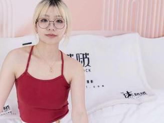 袜啵啵 - 白棉袜（花絮版）+网盘=小沫的袜子秘籍，哎呀好紧张！
