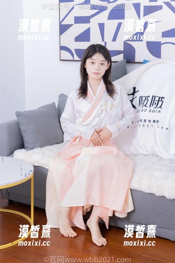 袜啵啵 - 在线抢眼！稚予和她那双拖鞋的迷人故事。
