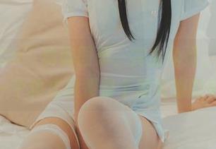 “逐月Su”瑜伽图册，完全免费，教你如何用一个体式颠覆整个朋友圈的审美！