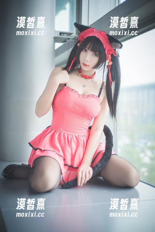 哎呀，雯粥粥i的写真让人分分钟想偷个懒，分享她女神的风采，着实不容易！