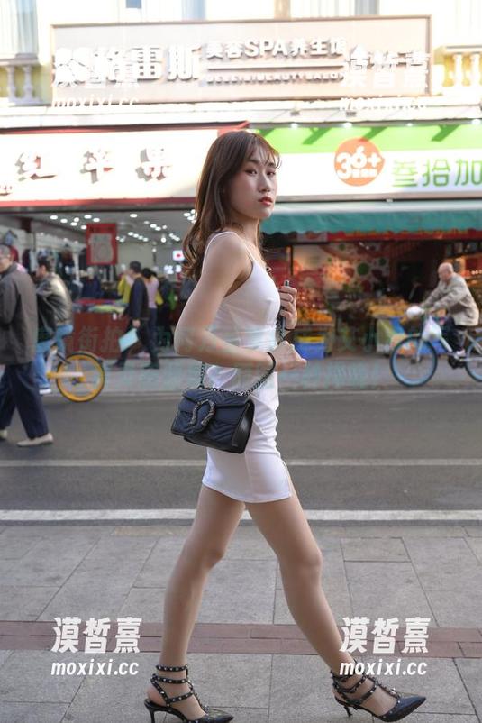 魔镜街拍 - 为何万圣节会成为艾小青的写真灵感源泉？原图一秒揭晓！